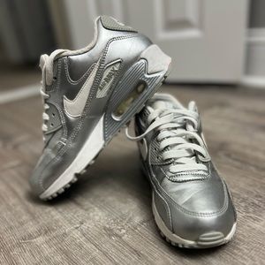 SILVER NIKE AIR MAX 90